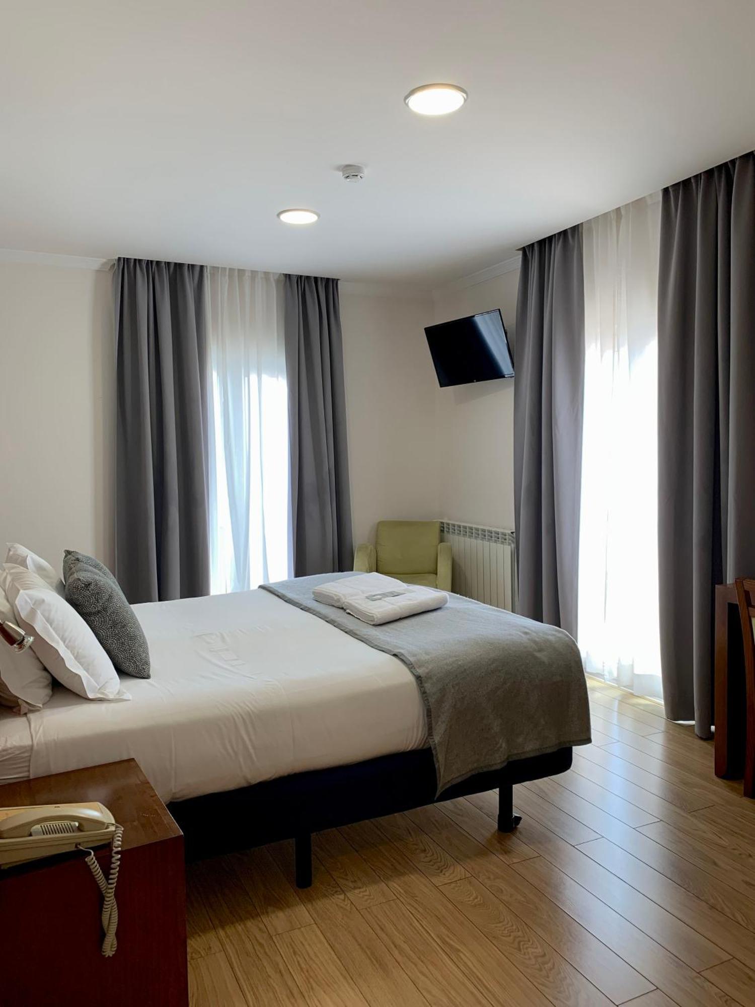 Hotel Vila Verde Castro Verde Exteriör bild